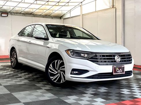 Used 2021 Volkswagen Jetta SEL Premium FWD image 1
