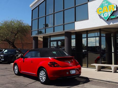 Used 2018 Volkswagen Beetle 2.0T SE image 9