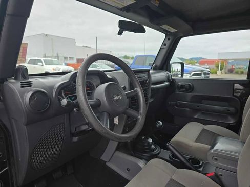 Used 2010 Jeep Wrangler Unlimited Sport w/ Trailer Tow Group AWD/4WD image 9