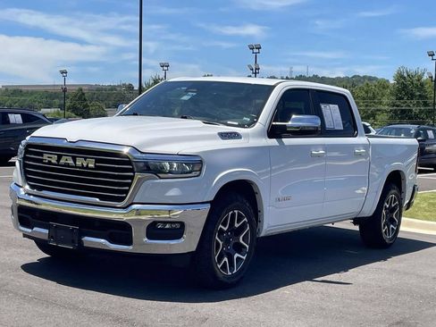 Used 2025 RAM 1500 Laramie AWD/4WD image 4