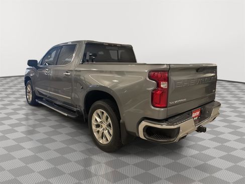 Used 2019 Chevrolet Silverado 1500 LTZ w/ LTZ Premium Package AWD/4WD image 14