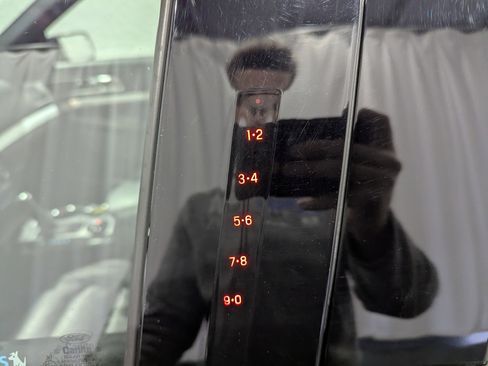 Used 2017 Ford Explorer XLT w/ Equipment Group 202A image 15