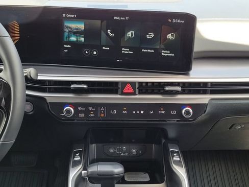 New 2026 Kia Sorento S FWD image 16