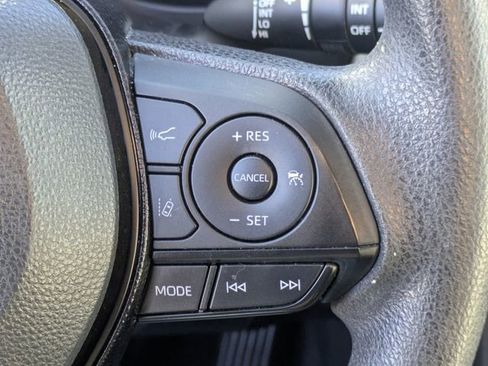 Used 2021 Toyota RAV4 XLE image 20