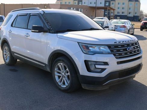 Used 2016 Ford Explorer XLT w/ Equipment Group 202A image 1