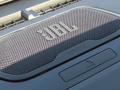 Used 2024 Toyota Tacoma Trailhunter image 15