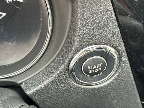 Used 2018 Nissan Rogue SL w/ Premium Package image 26