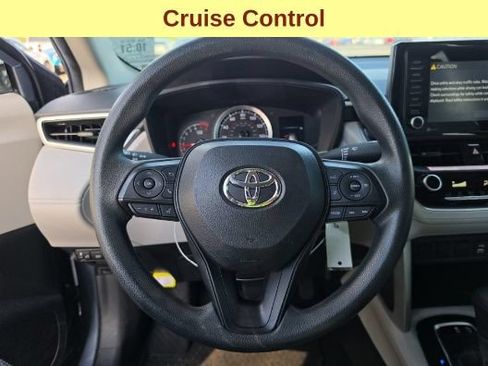 Used 2022 Toyota Corolla Cross L FWD image 11