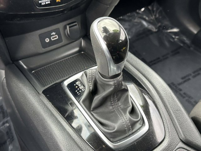Used 2020 Nissan Rogue Sport S FWD image 8
