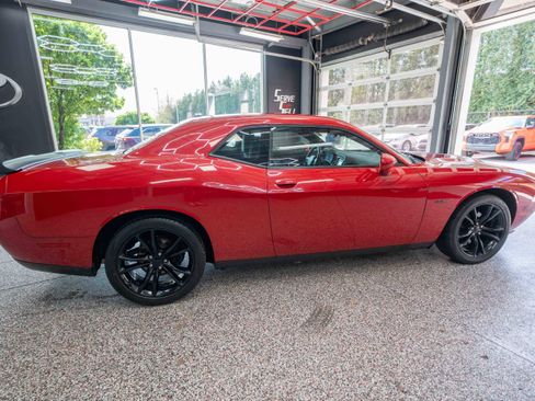 Used 2016 Dodge Challenger R/T w/ Blacktop Package RWD image 4