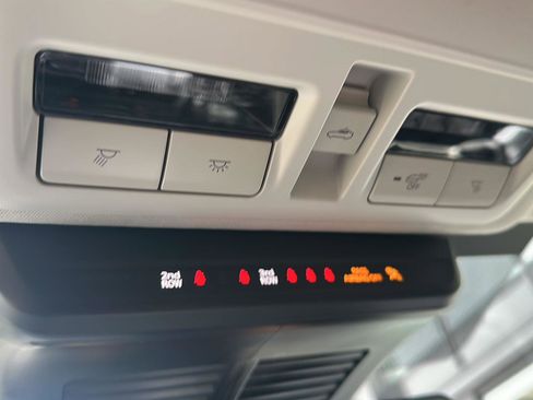 Used 2025 MAZDA CX-90 3.3 Turbo w/ Preferred Package image 32