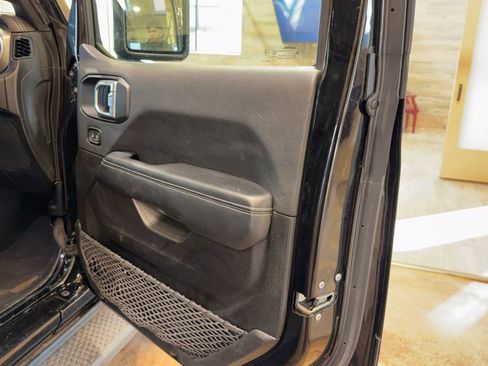 Used 2023 Jeep Wrangler Unlimited Sahara image 19