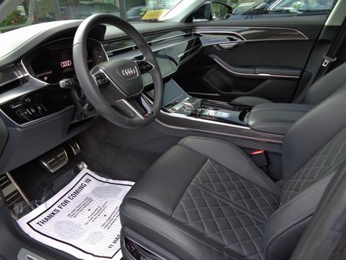 Used 2022 Audi S8 AWD/4WD image 10