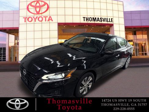 Used 2024 Nissan Altima 2.5 S FWD image 1