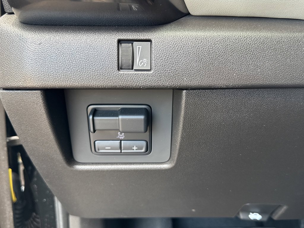 Used 2023 GMC Canyon AT4X AWD/4WD image 17