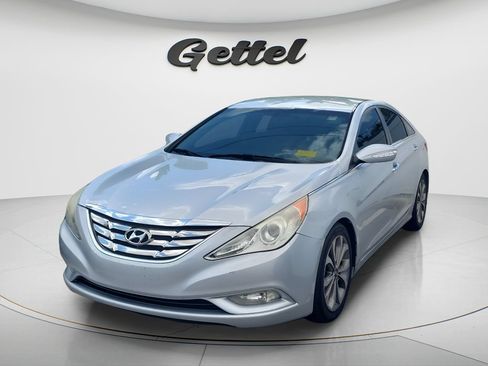 Used 2013 Hyundai Sonata SE FWD image 1
