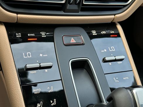 New 2026 Porsche Macan image 23