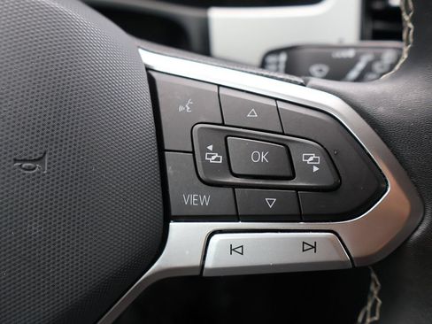 Used 2023 Volkswagen Atlas Cross Sport SE FWD image 39