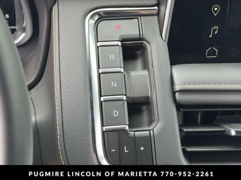 Used 2024 GMC Yukon AT4 w/ AT4 Premium Plus Package AWD/4WD image 34