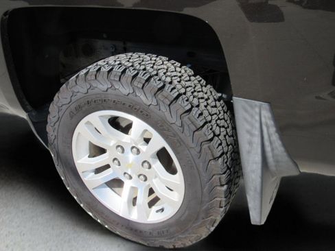 Used 2018 Chevrolet Silverado 1500 LT w/ All Star Edition image 4