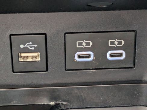 Used 2025 Toyota Camry SE w/ Convenience Package image 22