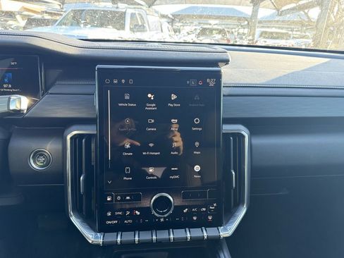 Used 2024 GMC Acadia Elevation w/ Luxury Package image 8