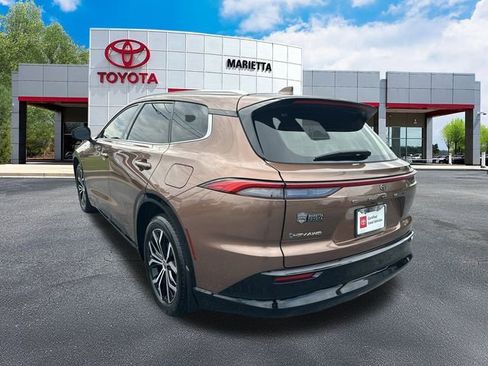 Certified 2025 Toyota Crown Signia image 26