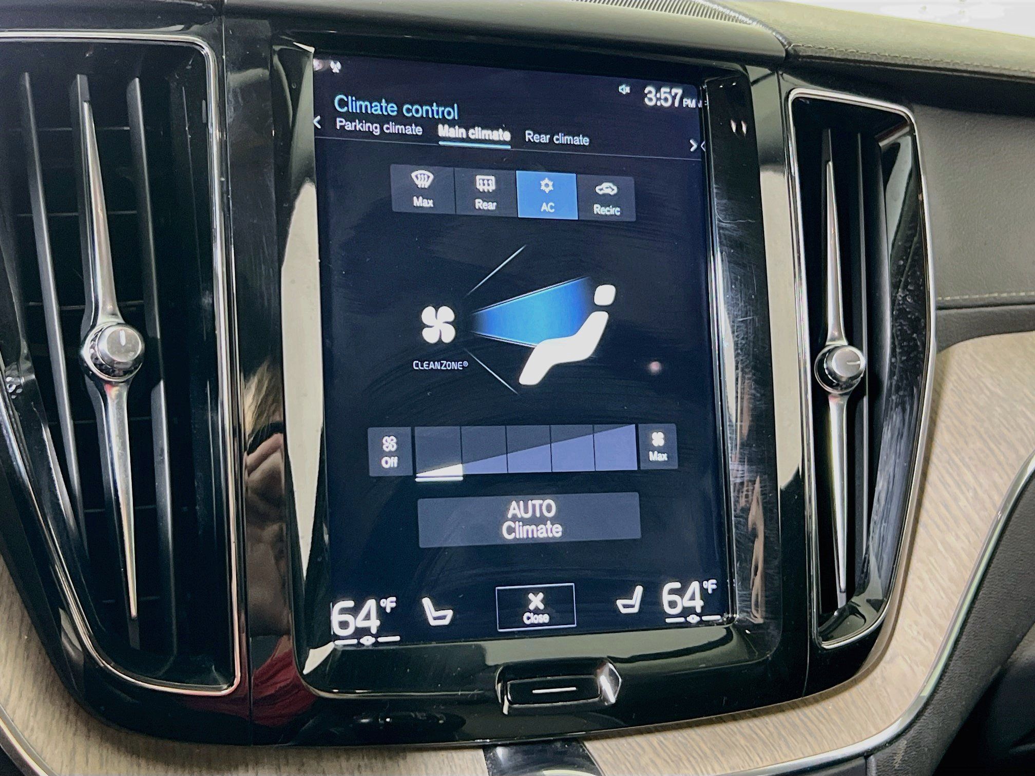 Used 2018 Volvo XC60 T5 Inscription w/ Convenience Package AWD/4WD image 16