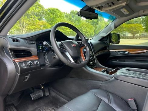 Used 2016 Cadillac Escalade Premium AWD/4WD image 10