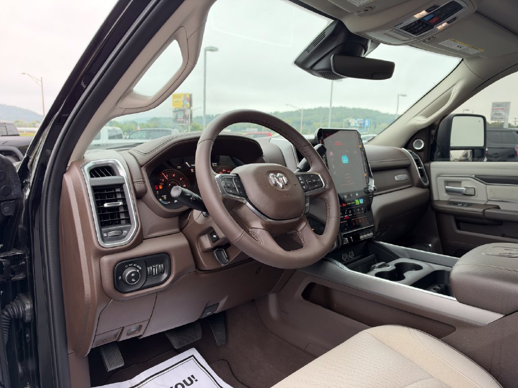 Used 2025 RAM 2500 Laramie AWD/4WD image 11