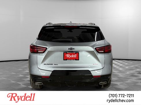 Used 2025 Chevrolet Blazer RS w/ Driver Confidence II Package AWD/4WD image 4