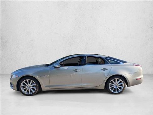 Used 2012 Jaguar XJ RWD image 6