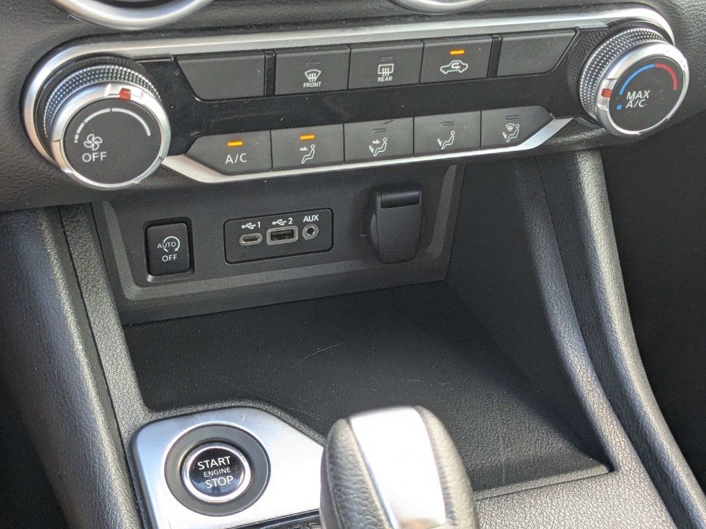 Used 2024 Nissan Sentra SV FWD image 26