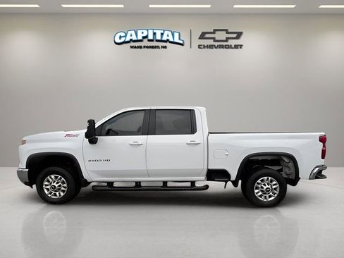 Used 2024 Chevrolet Silverado 2500 LT w/ Convenience Package image 3