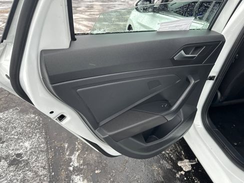 Used 2024 Volkswagen Jetta SE w/ Panoramic Sunroof Package image 30