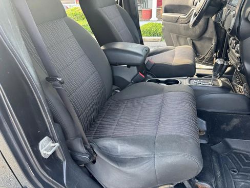 Used 2012 Jeep Wrangler Unlimited Sport AWD/4WD image 17
