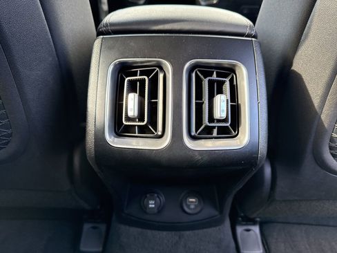 Used 2022 Kia Sorento LX image 28