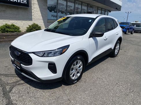 Used 2023 Ford Escape Active AWD/4WD image 2