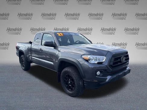 Used 2022 Toyota Tacoma SR w/ SX Package RWD image 3