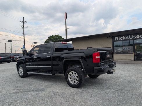 Used 2015 GMC Sierra 2500 Denali AWD/4WD image 9