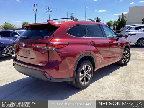 Used 2020 Toyota Highlander XLE image 6