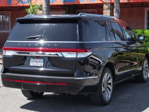 Used 2022 Lincoln Navigator L 4WD image 9