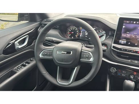New 2026 Jeep Compass Latitude AWD/4WD image 20