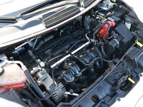 Used 2013 Ford Fiesta SE image 45