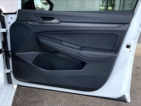 Used 2024 Volkswagen Golf R image 23