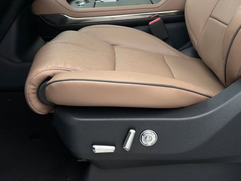 New 2026 Lincoln Navigator Black Label AWD/4WD image 17