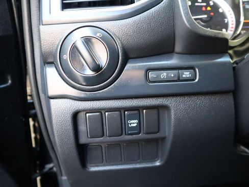 Used 2019 Nissan Titan S w/ S Utility Package image 36