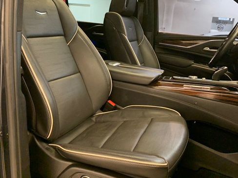 Used 2023 Cadillac Escalade ESV Premium Luxury AWD/4WD image 57