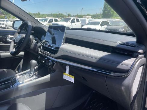New 2026 Jeep Compass Latitude AWD/4WD image 14