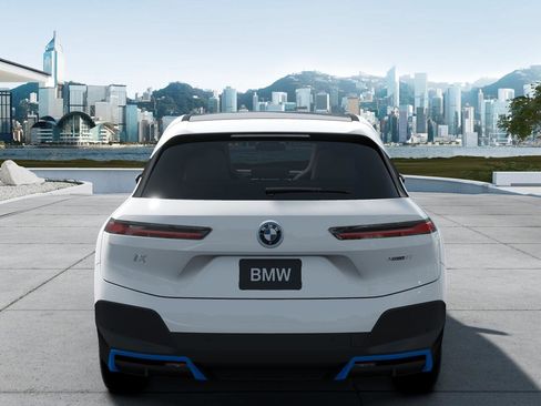 New 2025 BMW iX xDrive50 image 5